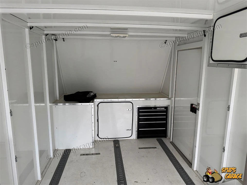 2005 - Image 20 of 31
