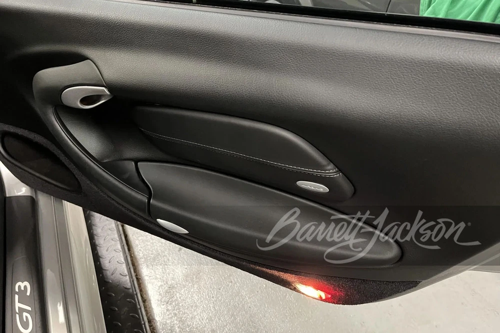 2005 Porsche 911 - Image 26 of 26