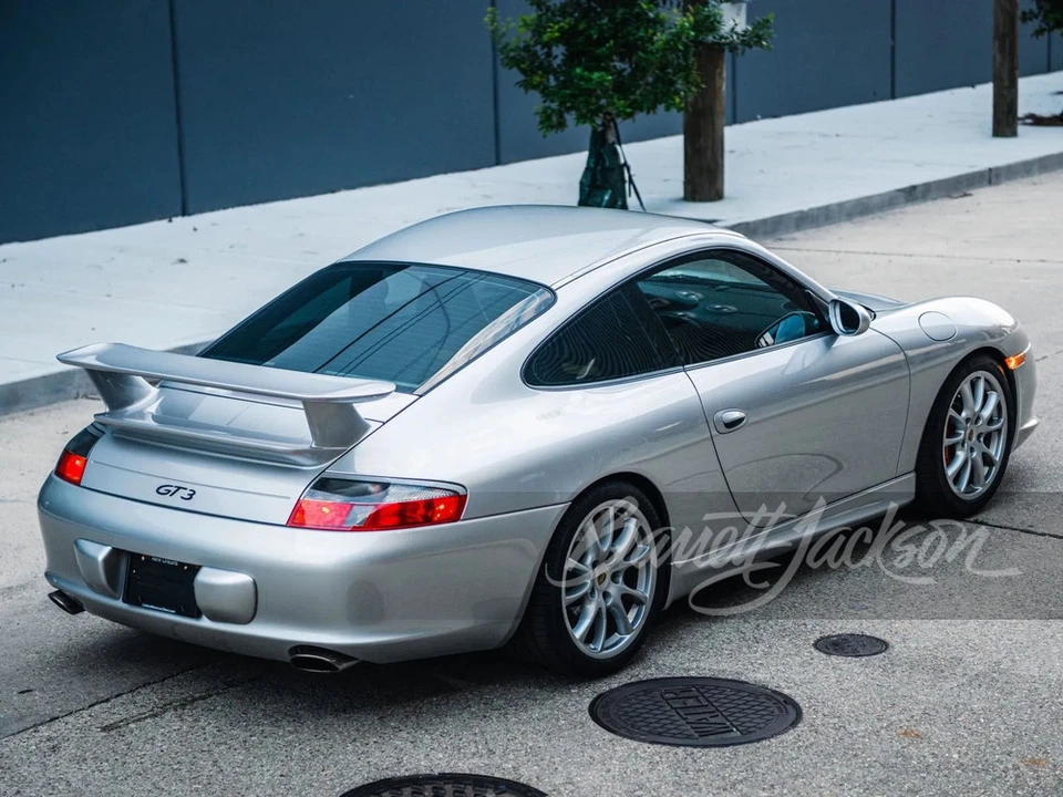 2005 Porsche 911 - Image 2 of 26