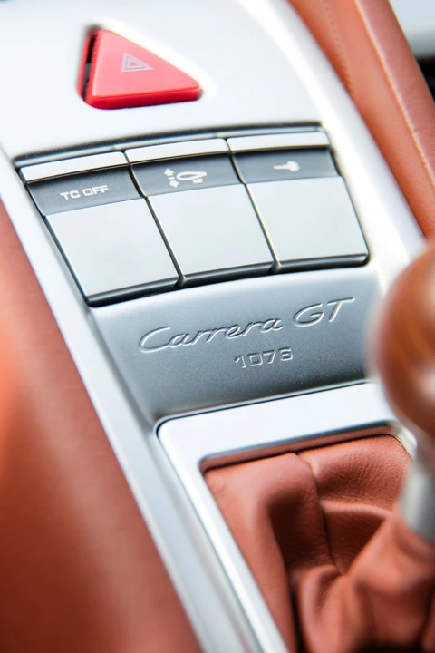 2005 Porsche Carrera GT - Image 15 of 31