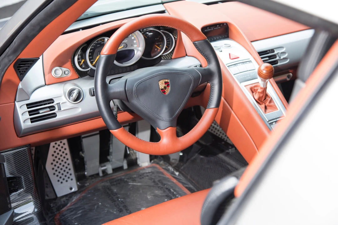 2005 Porsche Carrera GT - Image 18 of 31