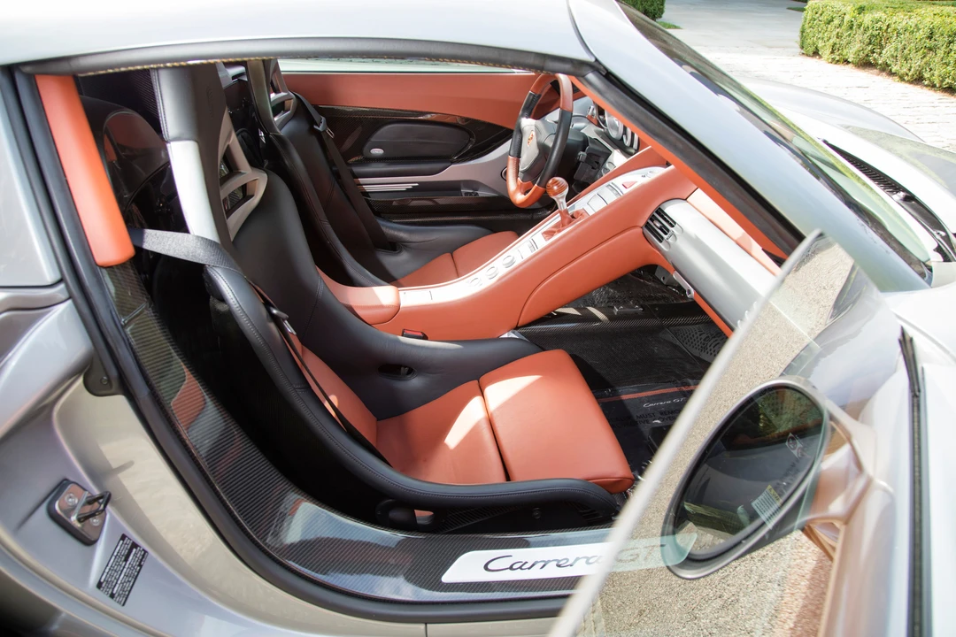2005 Porsche Carrera GT - Image 10 of 31