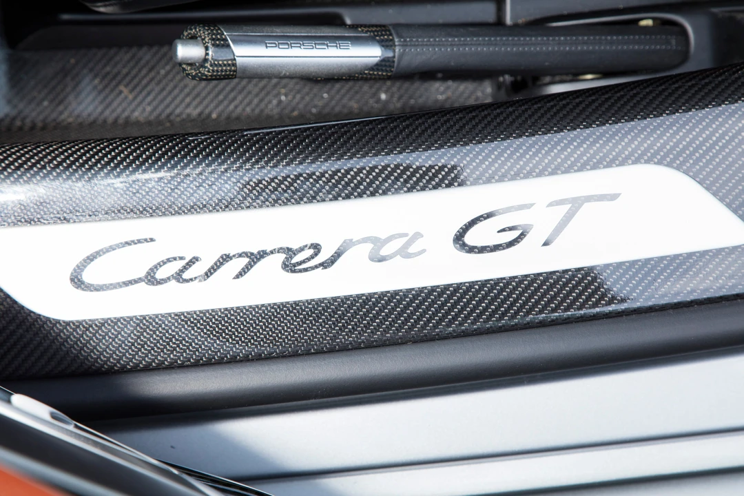 2005 Porsche Carrera GT - Image 14 of 31