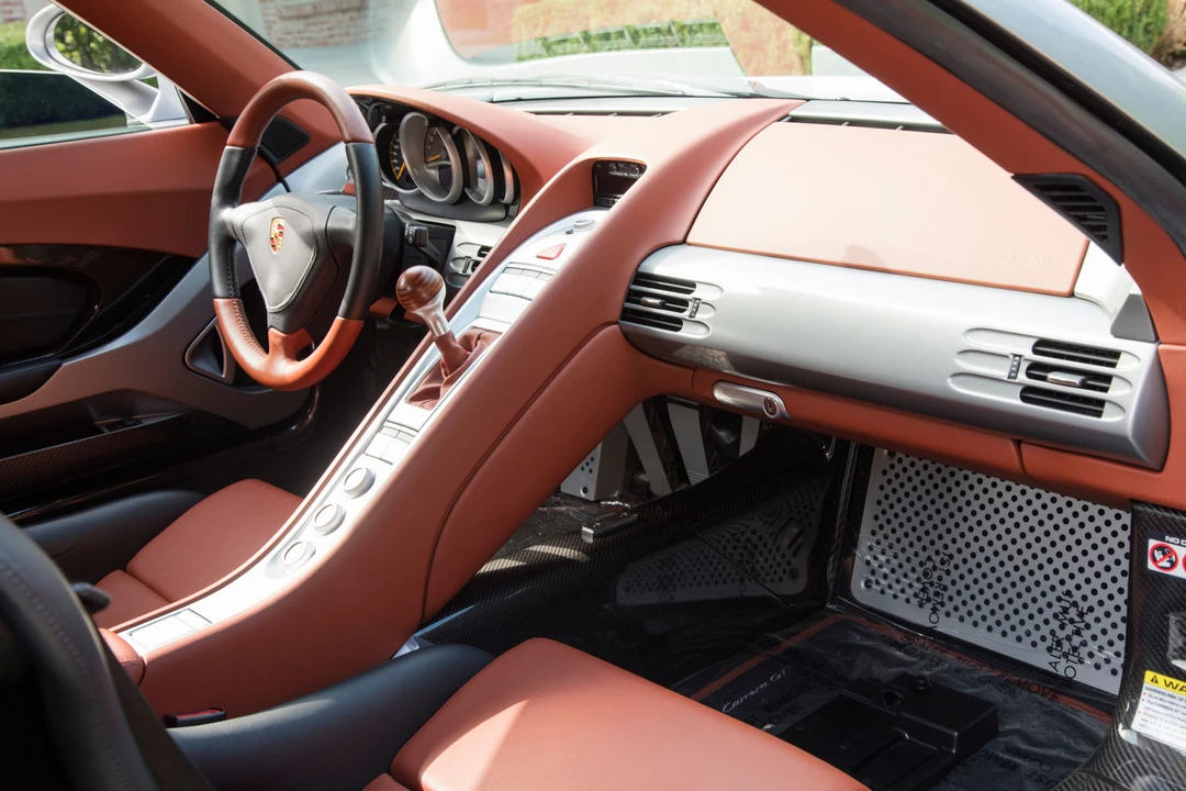 2005 Porsche Carrera GT - Image 8 of 31