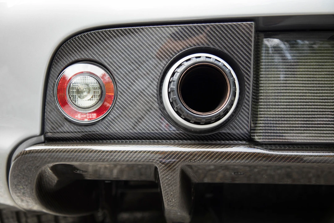 2005 Porsche Carrera GT - Image 28 of 31