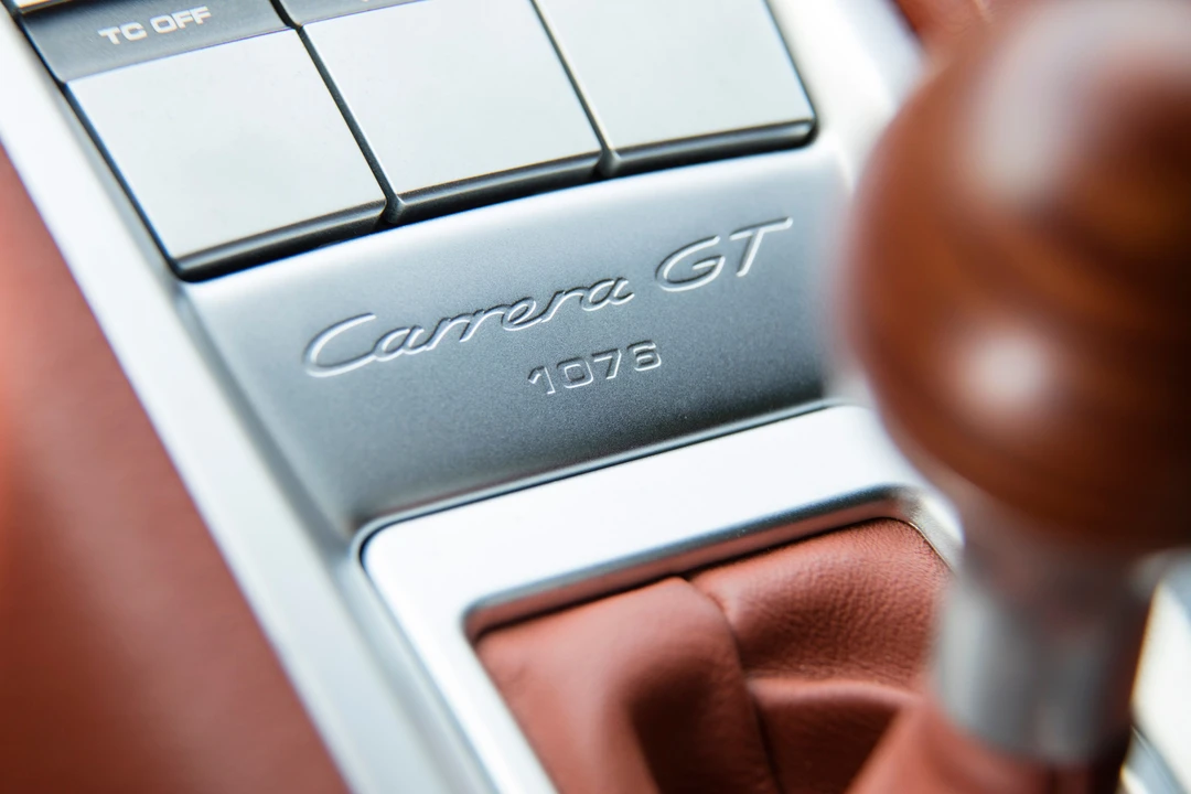 2005 Porsche Carrera GT - Image 16 of 31