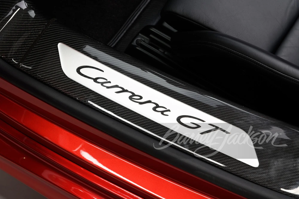2005 Porsche Carrera GT - Image 5 of 31