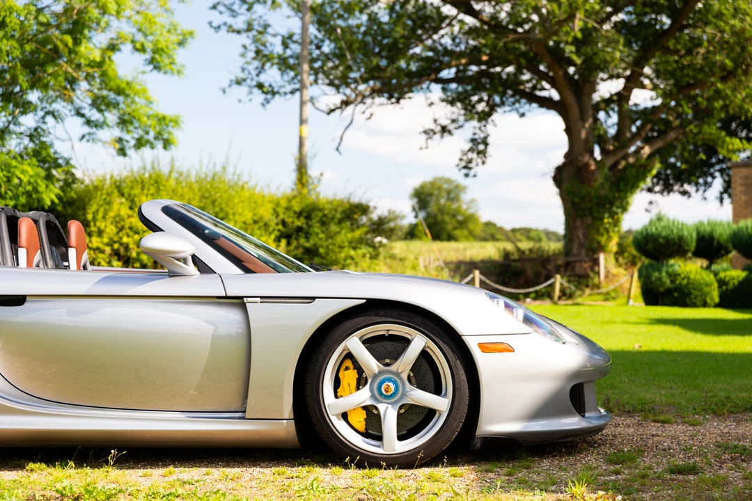 2005 Porsche Carrera GT - Image 13 of 31