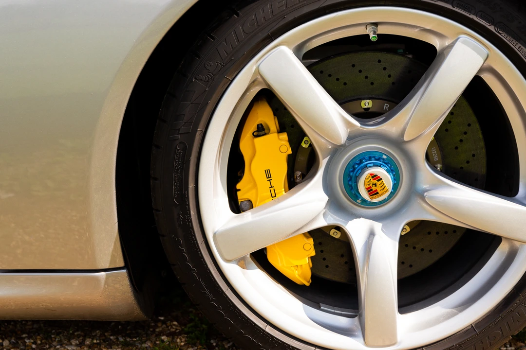 2005 Porsche Carrera GT - Image 16 of 31