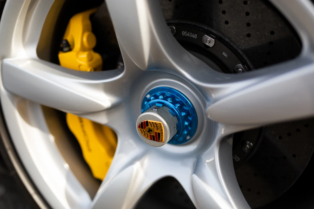 2005 Porsche Carrera GT - Image 18 of 31