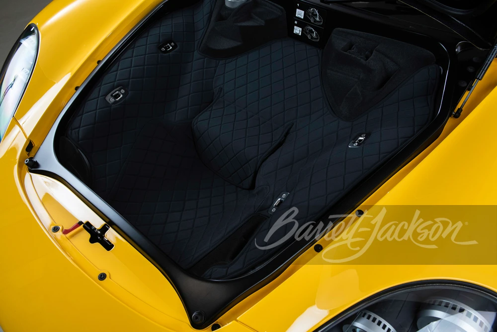 2005 Porsche Carrera GT - Image 11 of 31