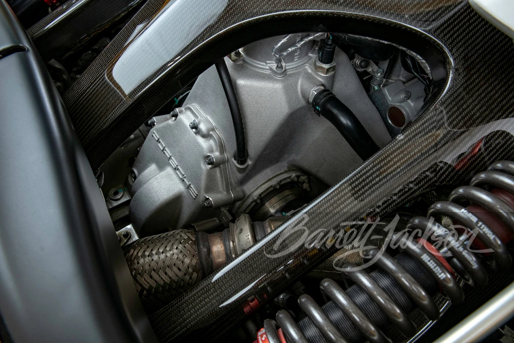 2005 Porsche Carrera GT - Image 12 of 31