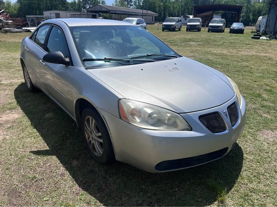 2005 Pontiac G6 - Image 2 of 9