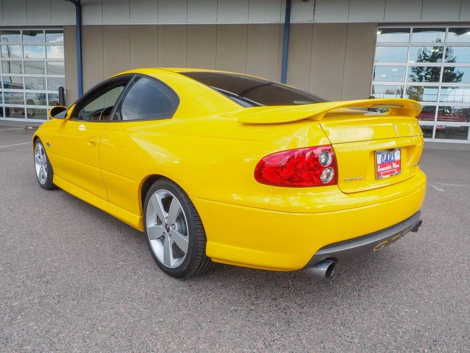 2005 Pontiac GTO 4th Gen - Image 16 of 31