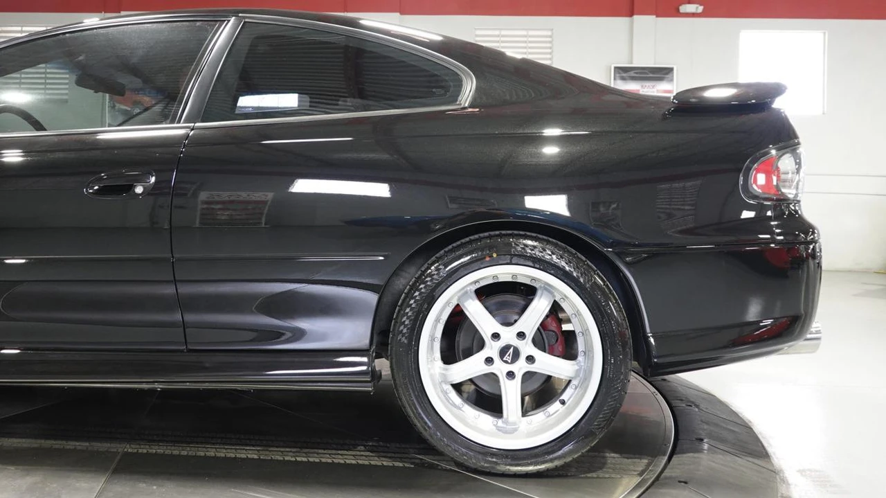 2005 Pontiac GTO 4th Gen - Image 12 of 31
