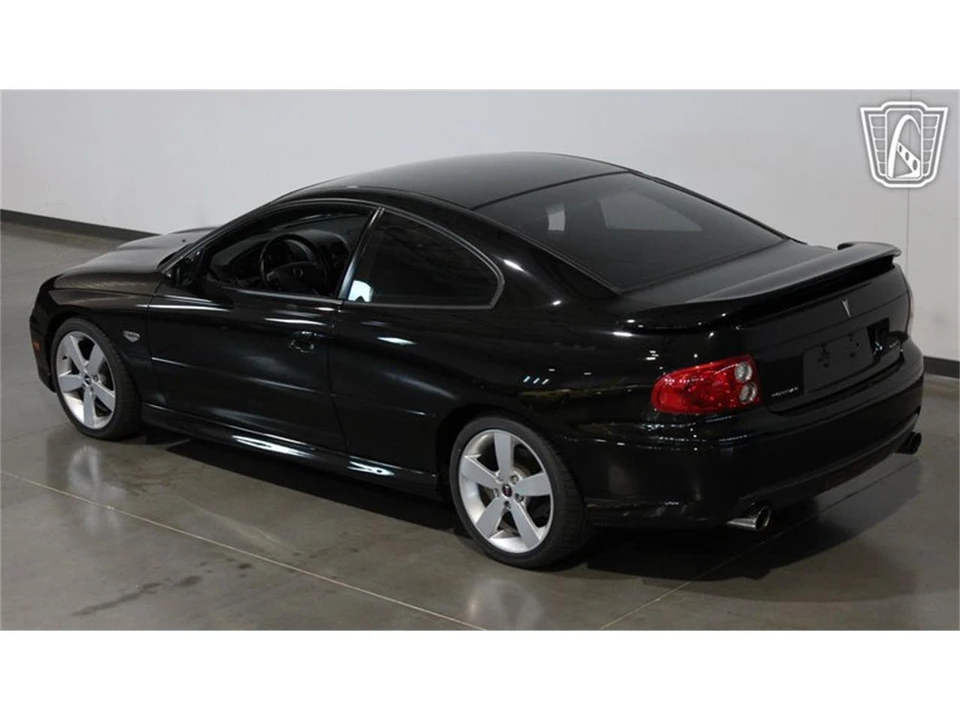 2005 Pontiac GTO 4th Gen - Image 18 of 31