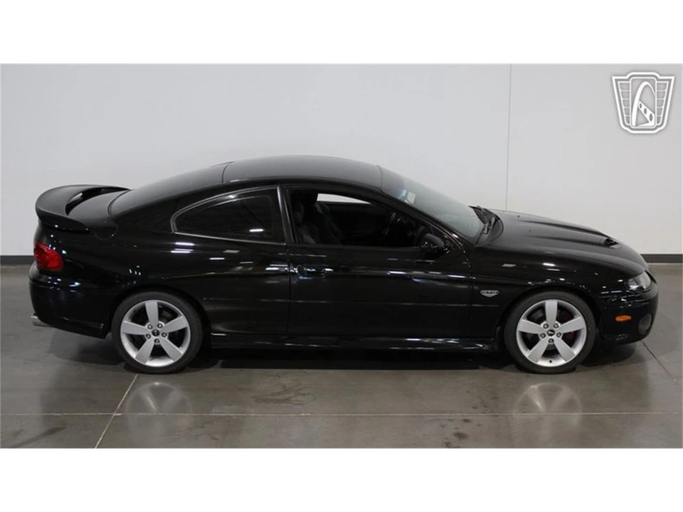 2005 Pontiac GTO 4th Gen - Image 15 of 31