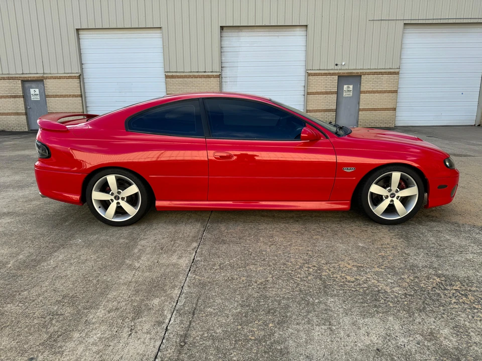 2005 Pontiac GTO 4th Gen - Image 9 of 31