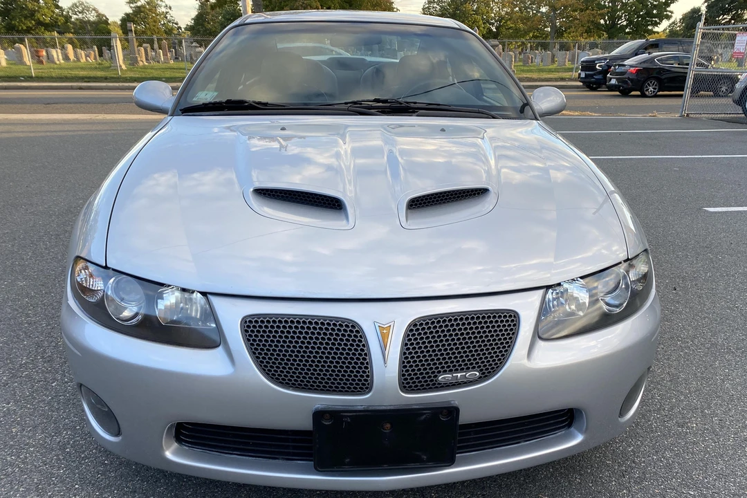 2005 Pontiac GTO 4th Gen - Image 2 of 31