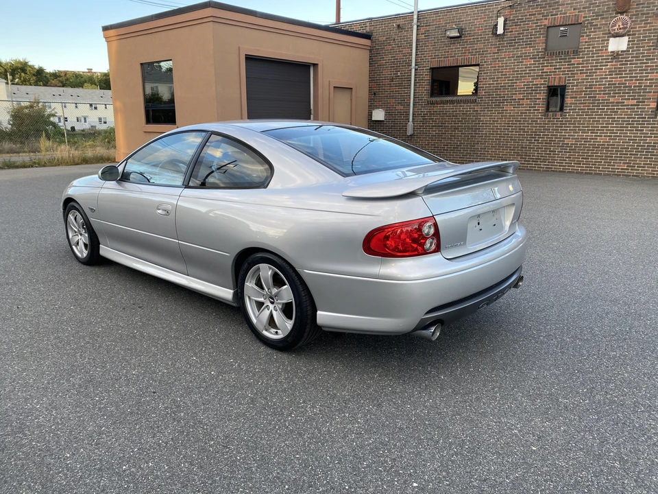 2005 Pontiac GTO 4th Gen - Image 10 of 31