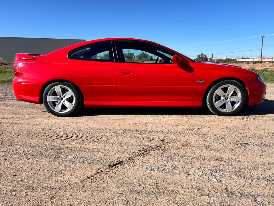 2005 Pontiac GTO 4th Gen - Image 12 of 31