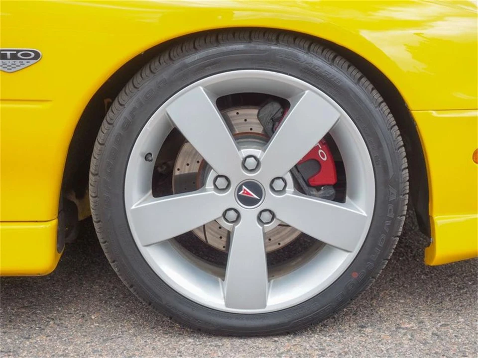 2005 Pontiac GTO 4th Gen - Image 28 of 31