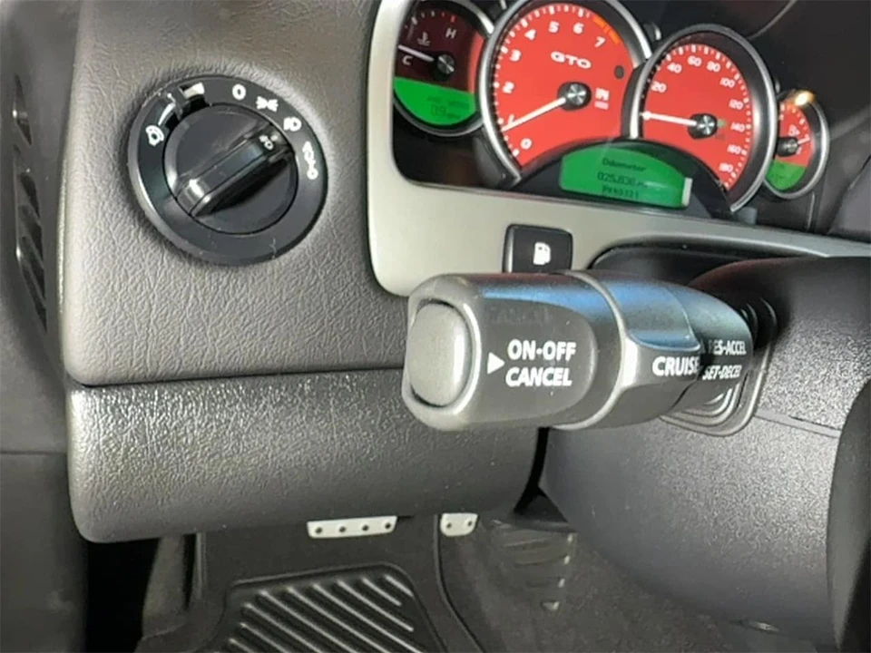 2005 Pontiac GTO 4th Gen - Image 28 of 31