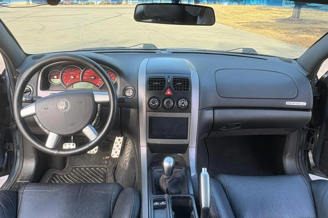 2005 Pontiac GTO 4th Gen - Image 25 of 31