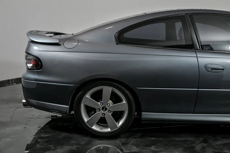 2005 Pontiac GTO 4th Gen - Image 11 of 21