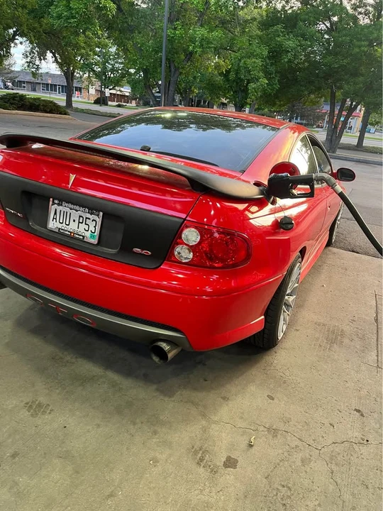 2005 Pontiac GTO 4th Gen - Image 2 of 15