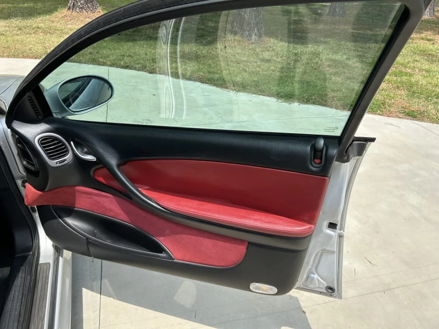2005 Pontiac GTO 4th Gen - Image 19 of 27