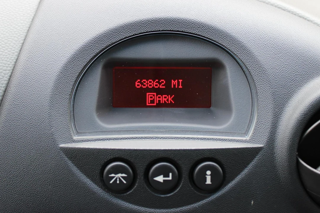 2005 Pontiac Grand Prix 3rd+ Gen - Image 10 of 10