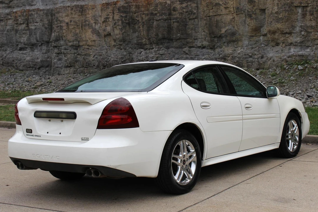 2005 Pontiac Grand Prix 3rd+ Gen - Image 4 of 10
