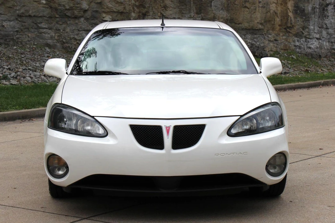 2005 Pontiac Grand Prix 3rd+ Gen - Image 2 of 10