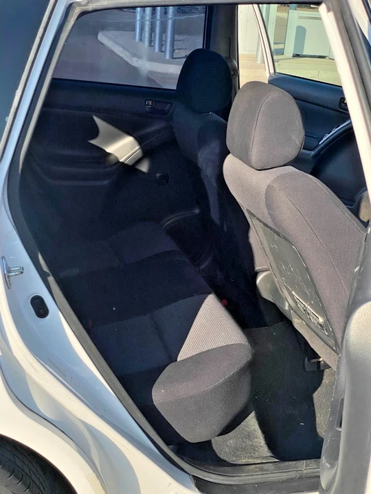 2005 Pontiac Vibe - Image 10 of 20