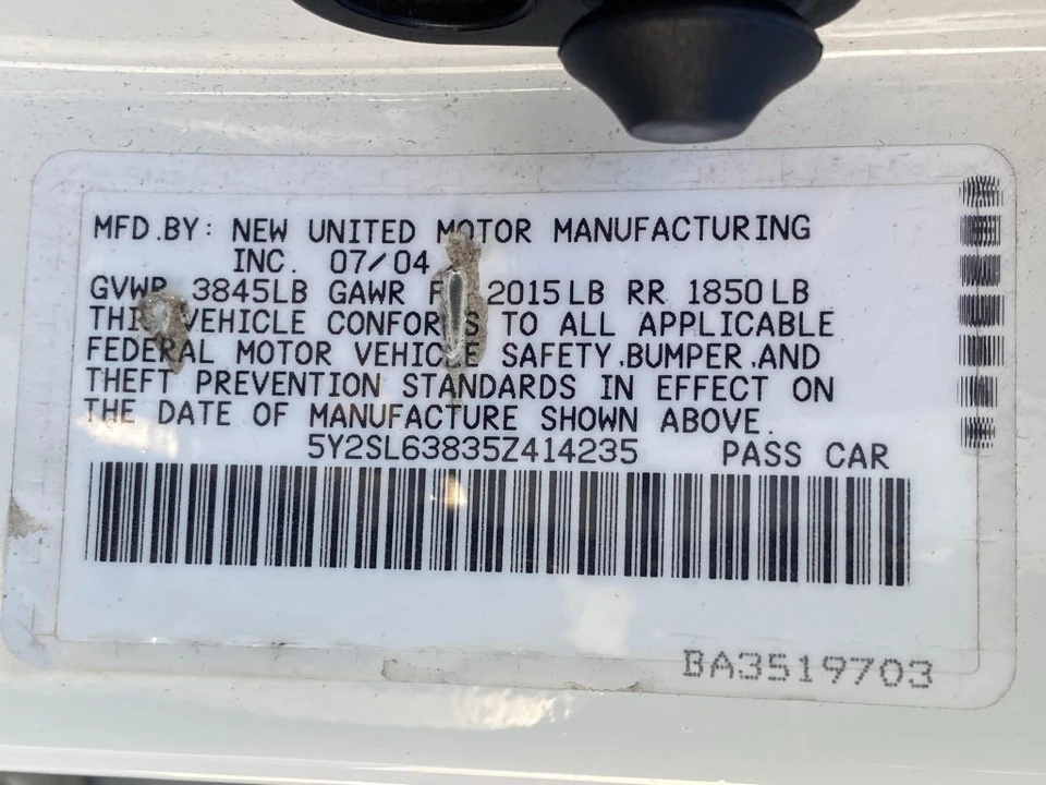 2005 Pontiac Vibe - Image 15 of 20