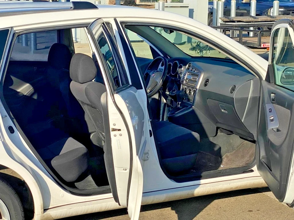2005 Pontiac Vibe - Image 9 of 20
