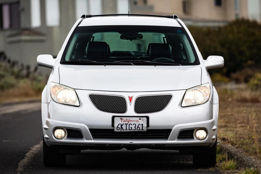 2005 Pontiac Vibe - Image 2 of 31