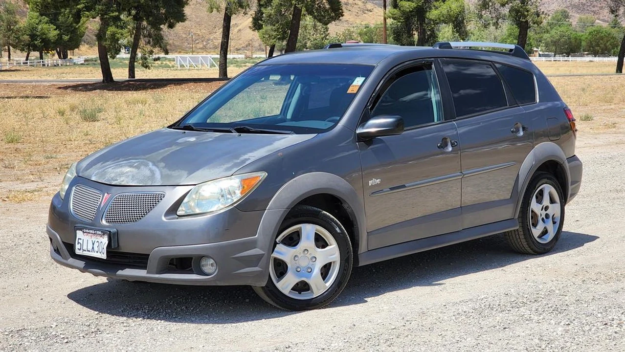 2005 Pontiac Vibe - Image 2 of 21