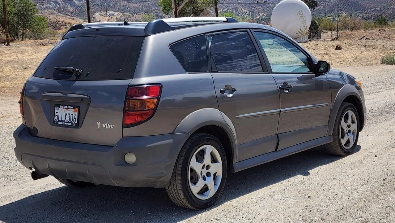 2005 Pontiac Vibe - Image 7 of 21