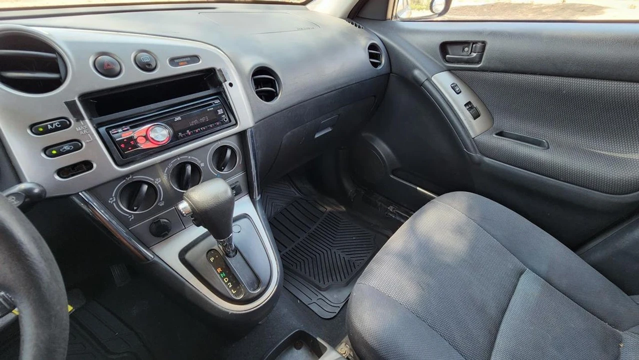 2005 Pontiac Vibe - Image 19 of 21