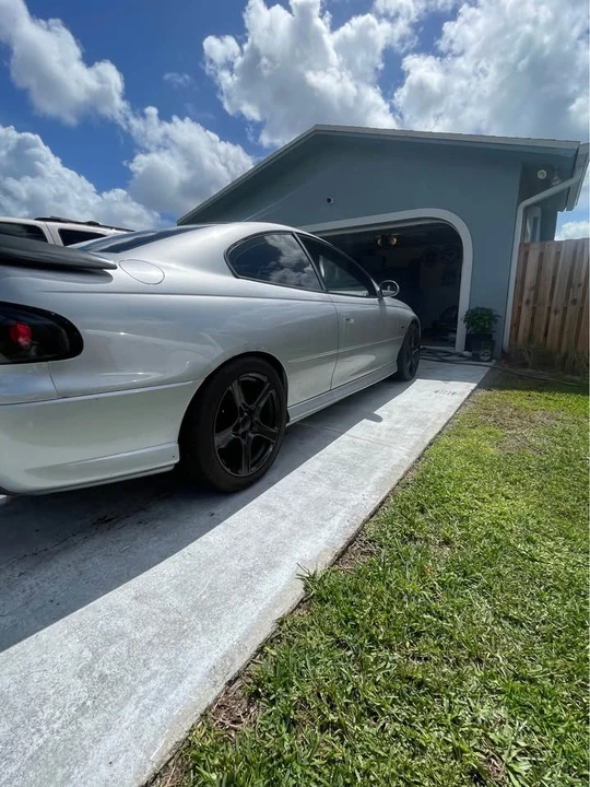 2005 Pontiac GTO 4th Gen - Image 9 of 15