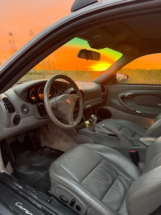 2005 Porsche 911 - Image 18 of 19