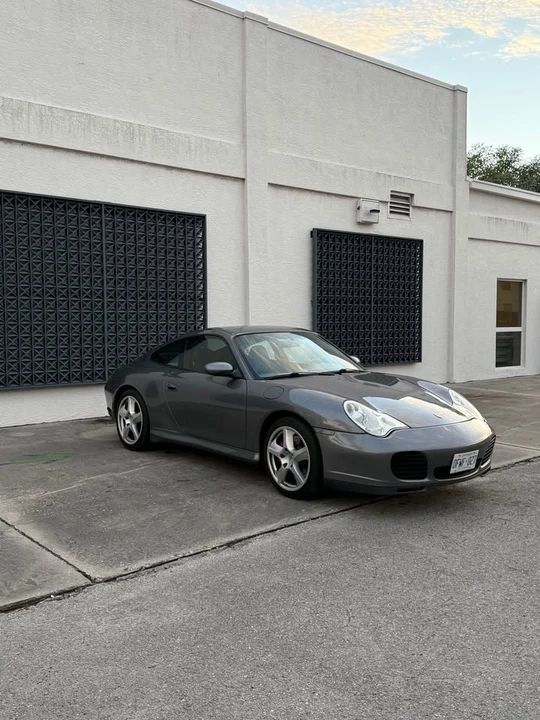 2005 Porsche 911 - Image 15 of 19