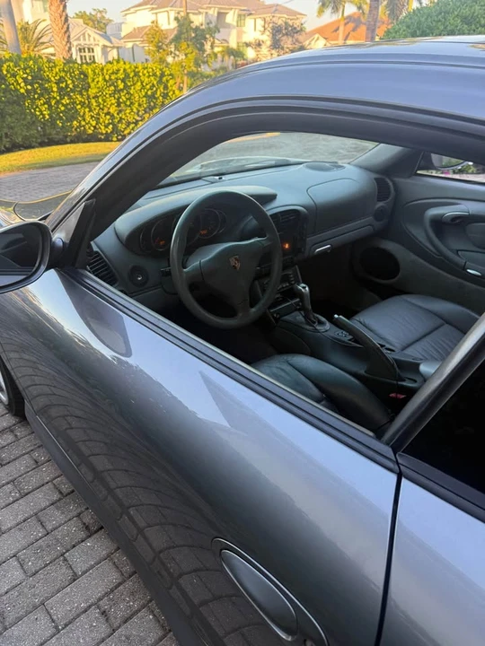 2005 Porsche 911 - Image 17 of 19