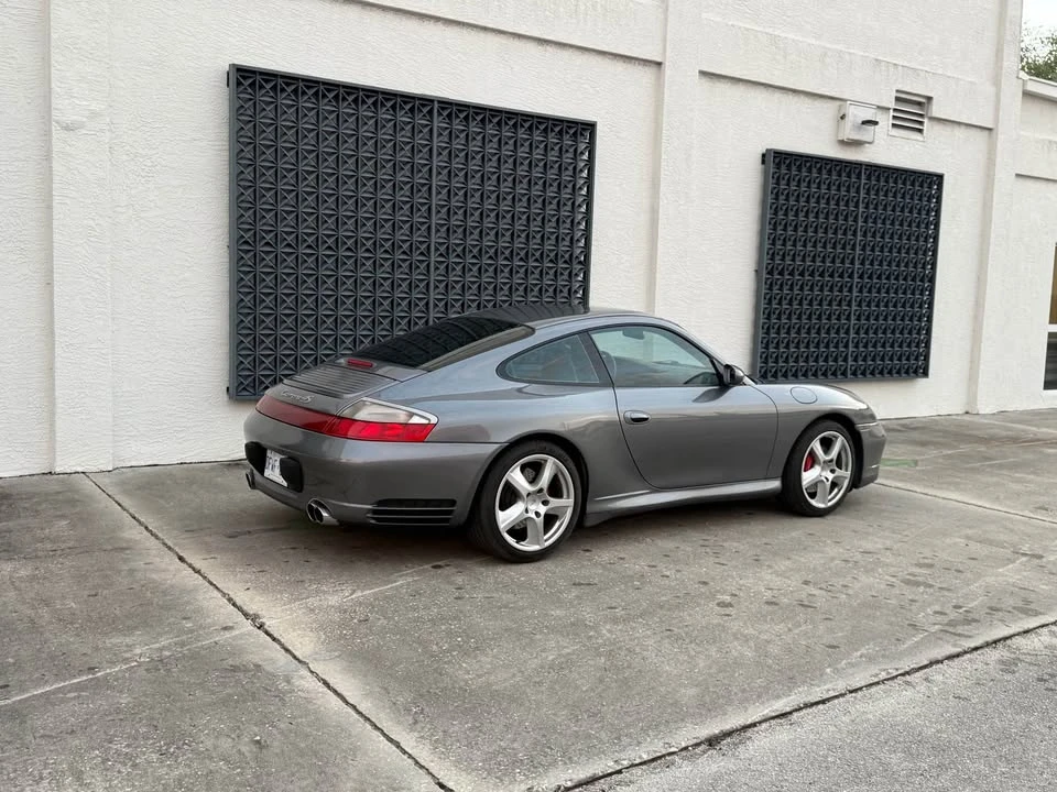 2005 Porsche 911 - Image 11 of 19