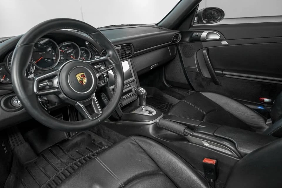 2005 Porsche 911 - Image 18 of 20