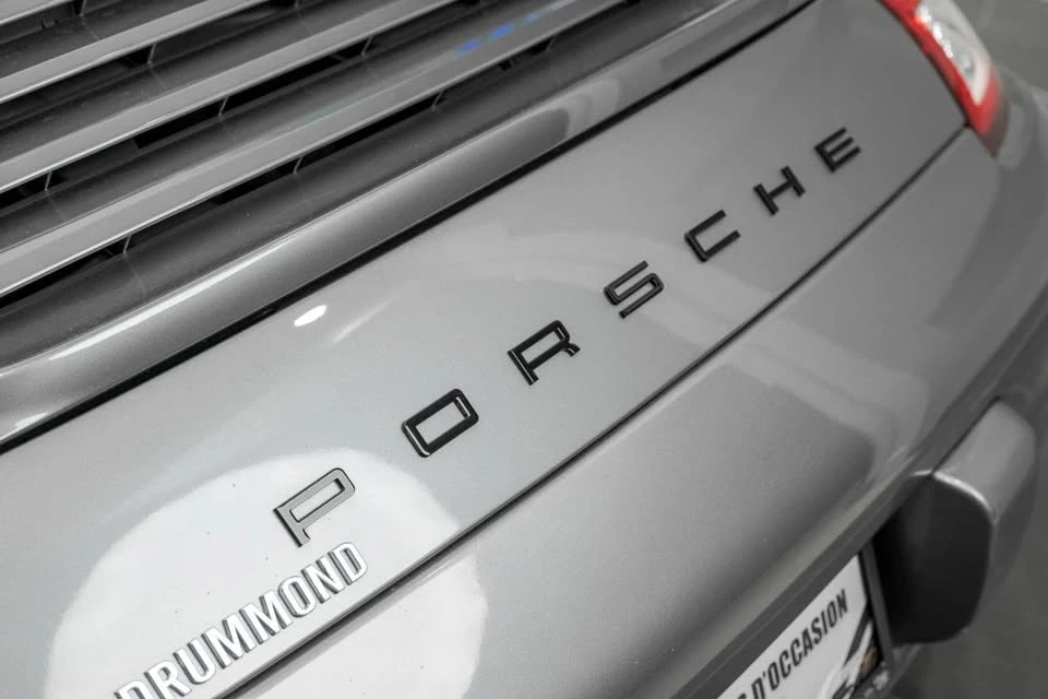 2005 Porsche 911 - Image 11 of 20