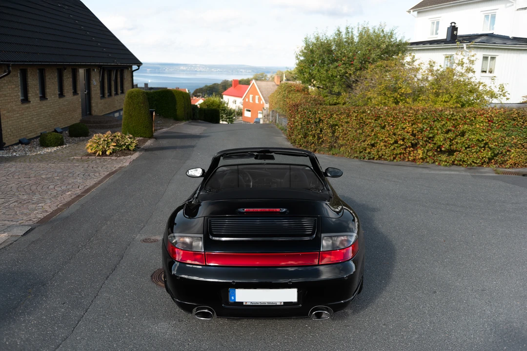 2005 Porsche 996 Carrera 4S - Image 10 of 31