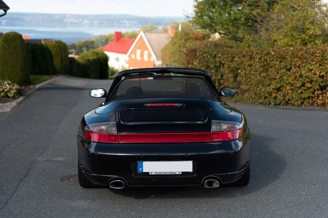 2005 Porsche 996 Carrera 4S - Image 11 of 31